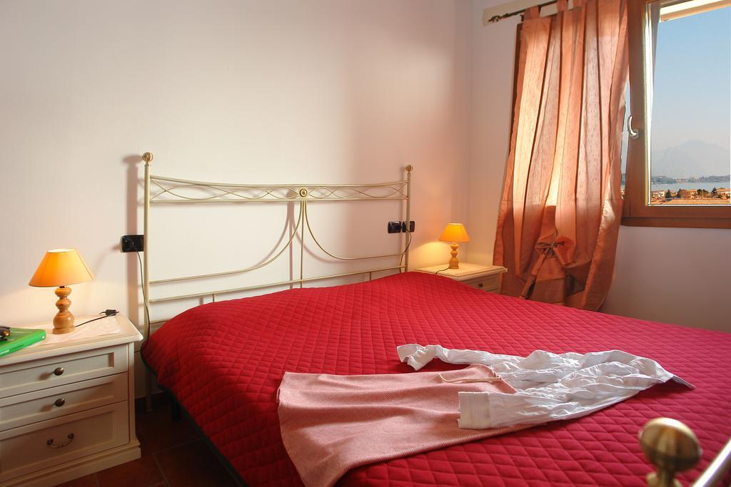 B&B Agli Ulivi Manerba del Garda Habitación foto